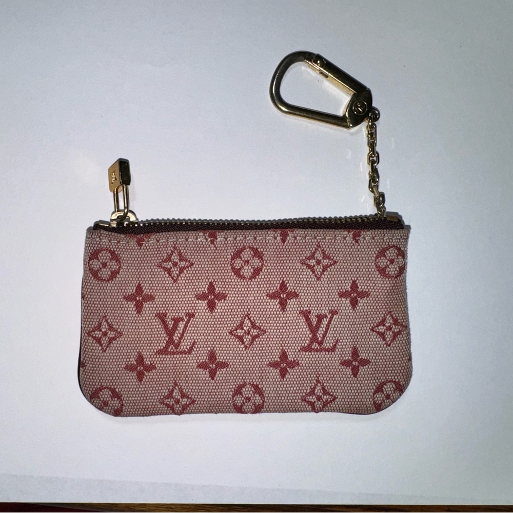 **SOLD**louis Vuitton mini Lin key pouch**sold**